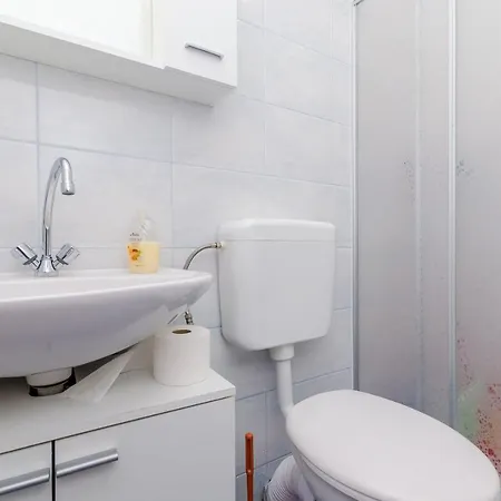 Lorena Apartment *